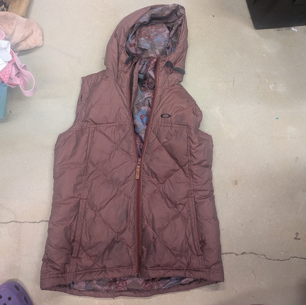 Oakley Women's Maroon Ski Jacket COAT VEST MEDIUM MED M $118